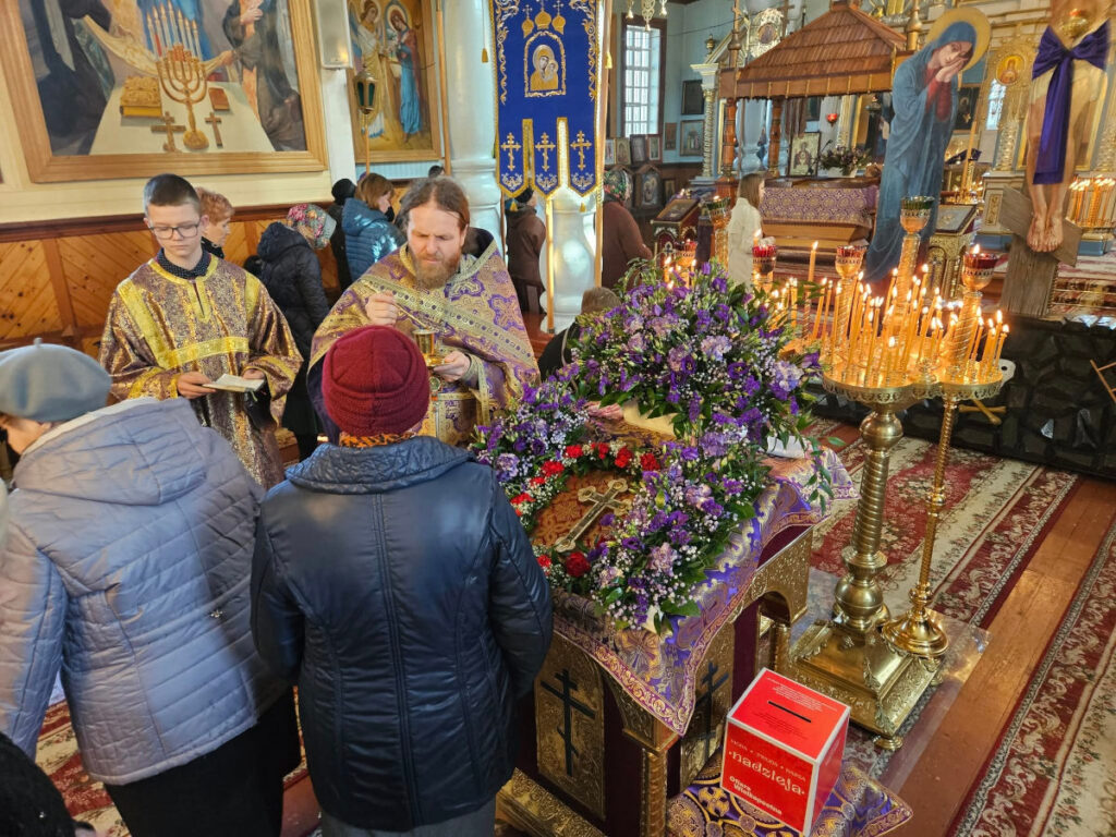 Niedziela Adoracji Krzyża - 23 marca 2025