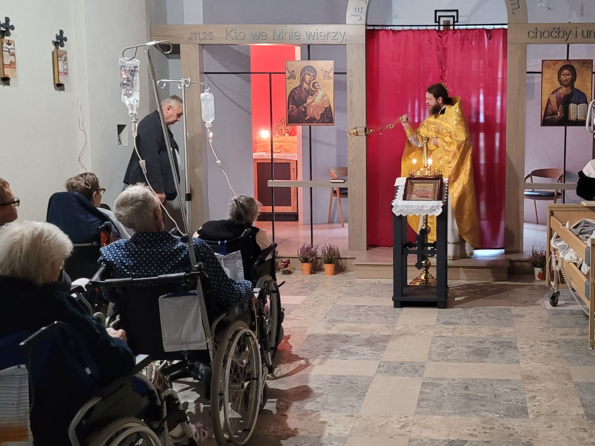 Boska Liturgia w Hospicjum w Makówce